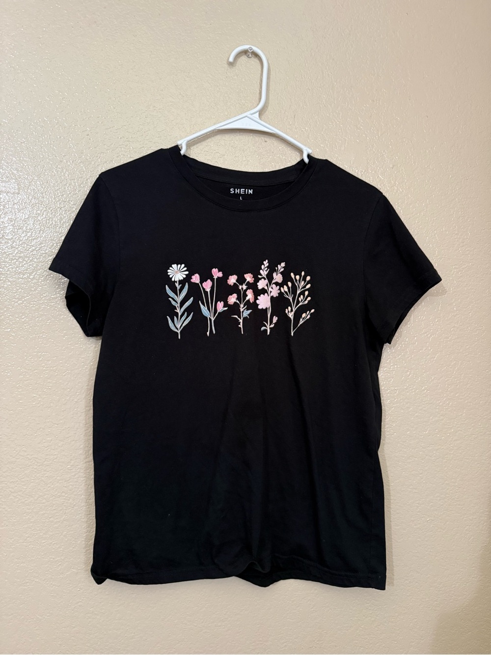 SHEIN Black Short Sleeve Tee with Pink & White Floral Row